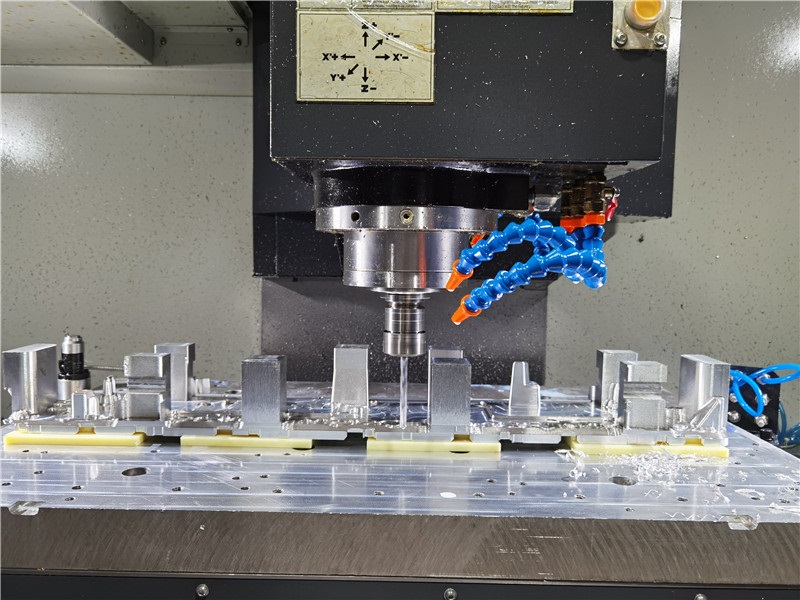 钻攻机加工图片