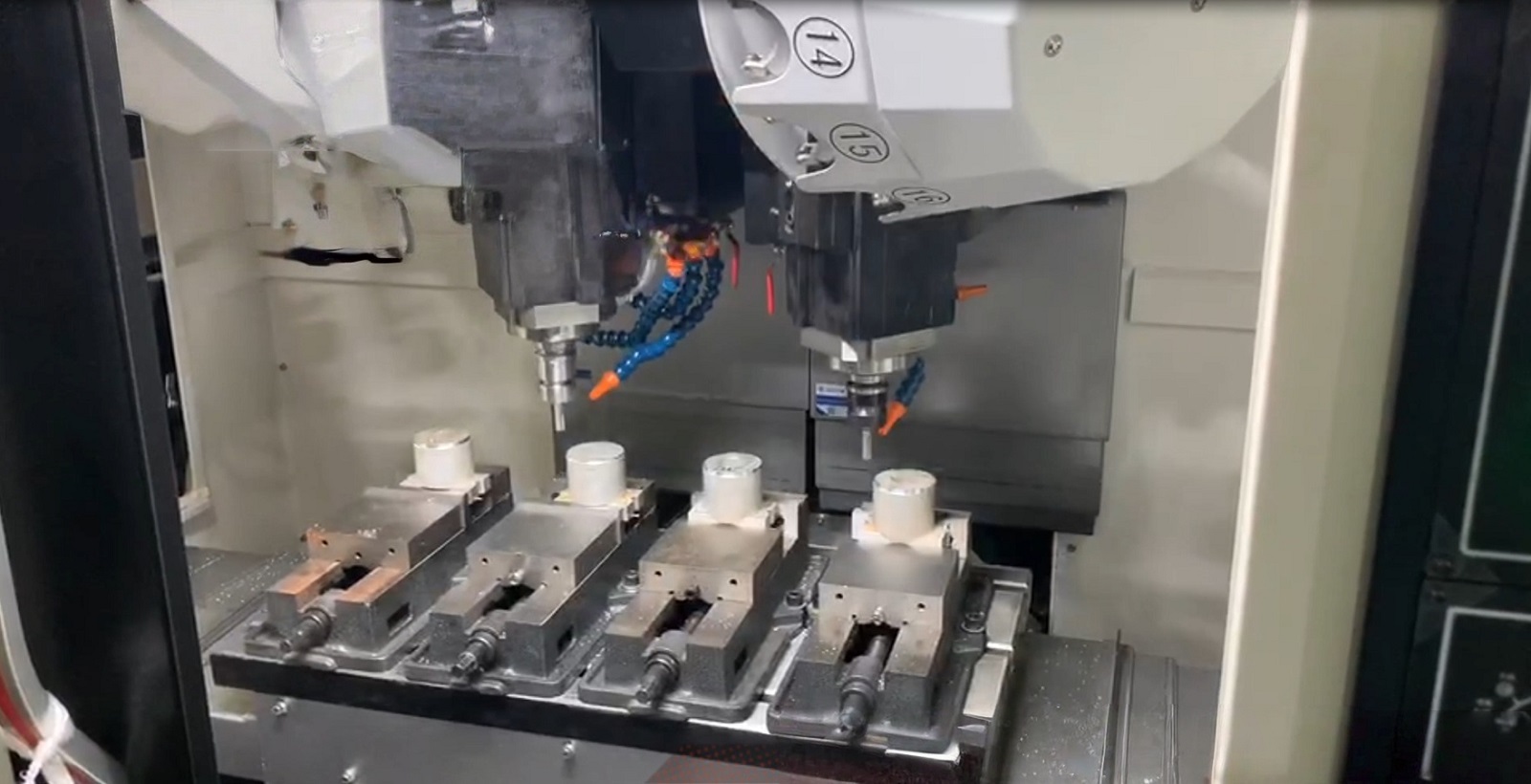 双主轴加工中心批量加工优势