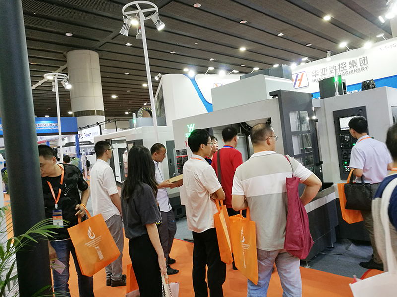 2019广东工博会风暴娱乐现场照片 (4).jpg