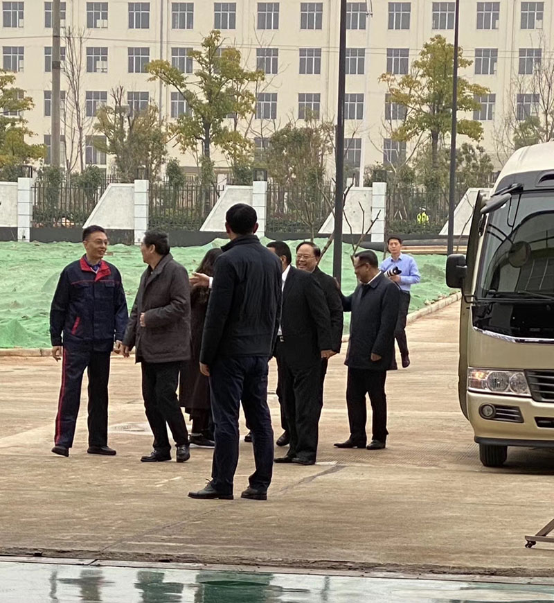 湖南省委书记杜家毫一行来风暴娱乐怀化生产基地视察